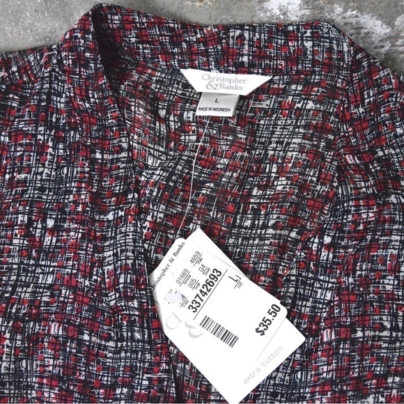 Semi-Sheer Abstract Print Short Sleeve Button Down V Neck Blouse, Size Large NEW - Picture 3 of 9